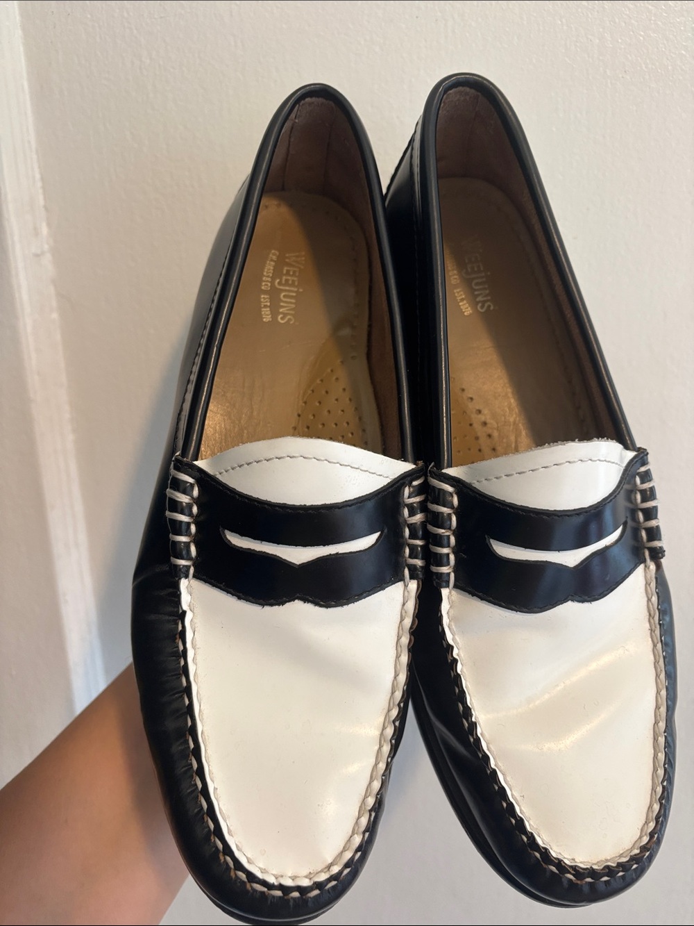 Vejuns Black & White Leather Two-Tone Penny Loafers